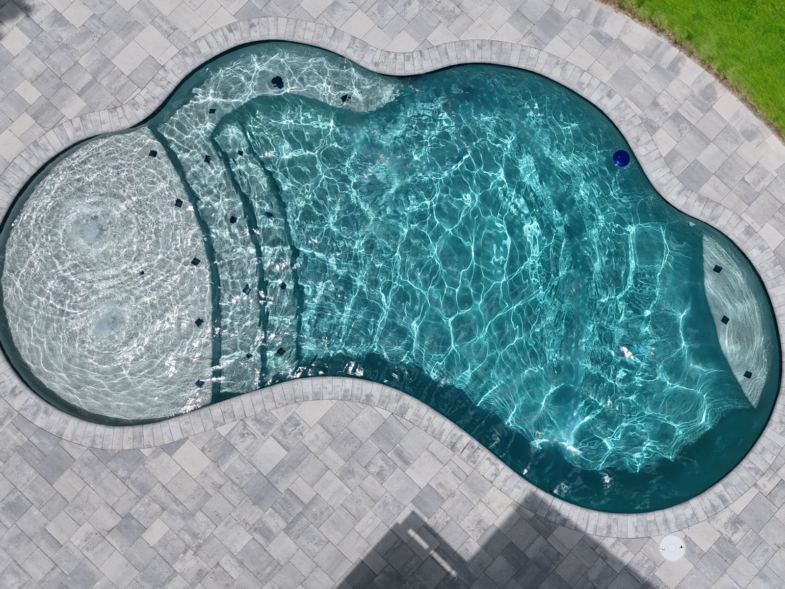 Trusted Pool Contractor in Tampa, FL